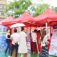 湖南都市职院夏季招聘会：12家双500强企业助学子扬帆起航