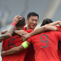 东亚杯守住底线只是及格，新周期的国足依然悬而未决