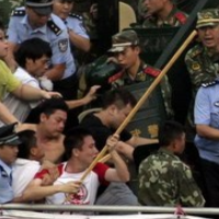 球迷极端行为该休矣！文明观赛环境需共建