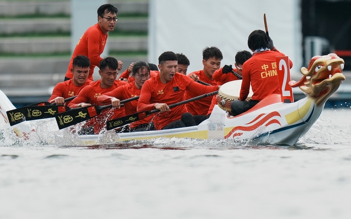 （成都世运会）（2）龙舟——8人座公开组2000米追逐赛决赛赛况XxjpseC008012_20250809_PEPFN0A001.JPG