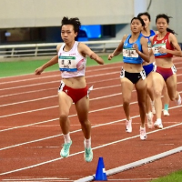 瞬间｜唐涛获全国青少年田径运动会女子800米冠军