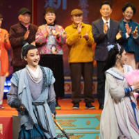 新老“刘海”的台下三分钟