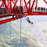 矮寨大桥高桥蹦极招募体验官 邀勇士春节挑战云端