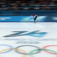 冬奥会2月12日综合：孙龙“破冰”摘银 名将错失“三连冠”