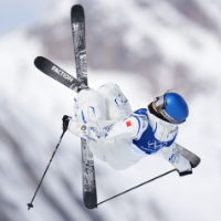 谷爱凌夺得米兰冬奥会自由式滑雪女子坡面障碍技巧银牌