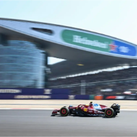 F1中国大奖赛:梅赛德斯包揽冠亚军 安东内利获正赛首冠