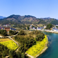 诗歌时刻丨杨放辉：无名河记