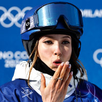 谷爱凌:希望年轻女性勇敢追梦、迎接挑战