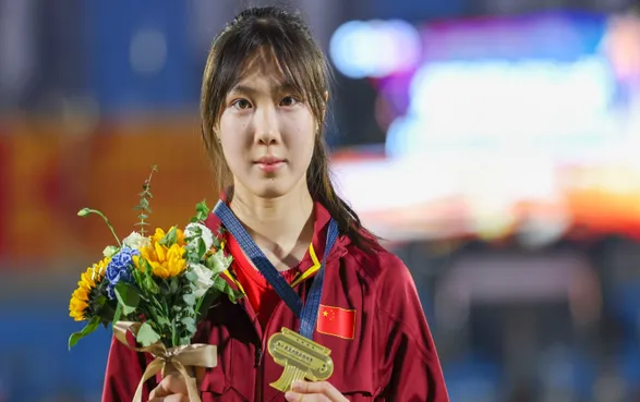 株洲姑娘李艺摘首届亚洲跳跃锦标赛金牌