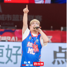 视频｜MC郑齐：用声音守护家乡篮球荣耀