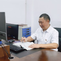 娄底市司法局杨光强：振兴路上的“跑腿书记”