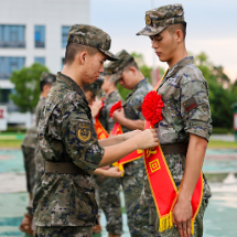致敬无悔青春！武警益阳支队组织退伍老兵向哨位告别