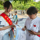 逛街买菜学法律！冷水江青年普法队进市入巷“零距离”服务