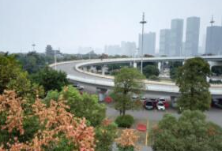 橘子洲大桥支桥口现“大喇叭”