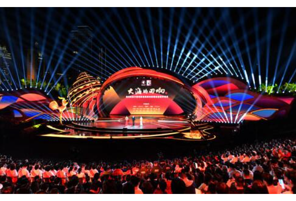 第33届中国电影金鸡奖电影音乐会暨开幕式在厦门举行