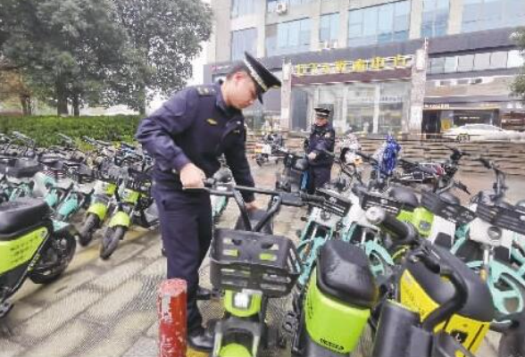 长沙已回收36万余辆无牌共享电单车 预计周日前将无牌车全部清理入库