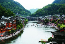 加长版“五一”将迎旅游热 自驾成首选