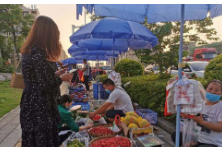 长沙天心区开放多处路段允许摆地摊
