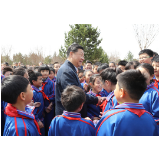 八个故事一览“大朋友”习近平对少年儿童的牵挂