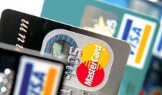 男子卖20多张信用卡，因涉嫌收买信用卡信息罪被批捕