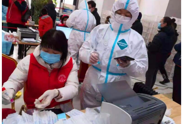 聚沙成塔 志愿者活跃在石家庄社区抗疫一线