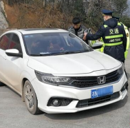 蹭车尾随逃费27次!大数据分析助力落网