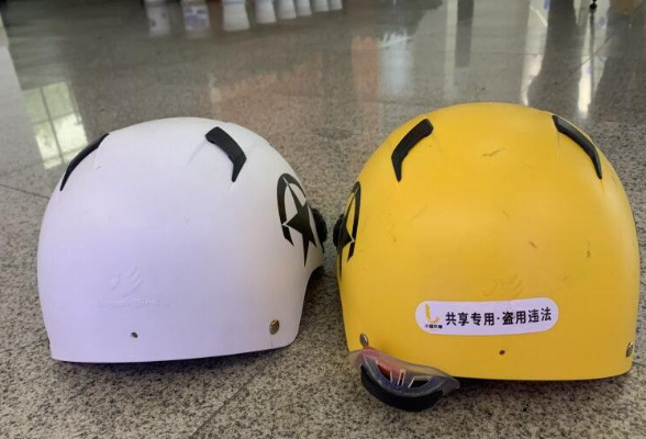 长沙3人“顺”走共享电单车头盔 换来5日拘留
