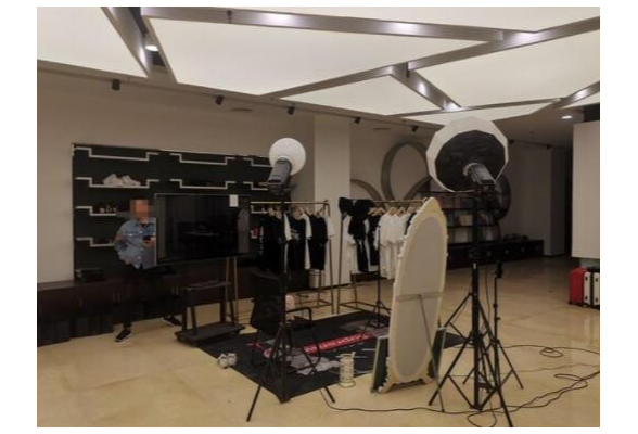 两“网红”直播销售假名牌衣服获利140余万,连“批发商”一起落网