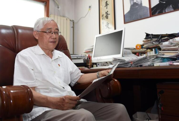 奋斗百年路 启航新征程·“七一勋章”获得者丨革命后代李宏塔：“高光”下的“守常”人生