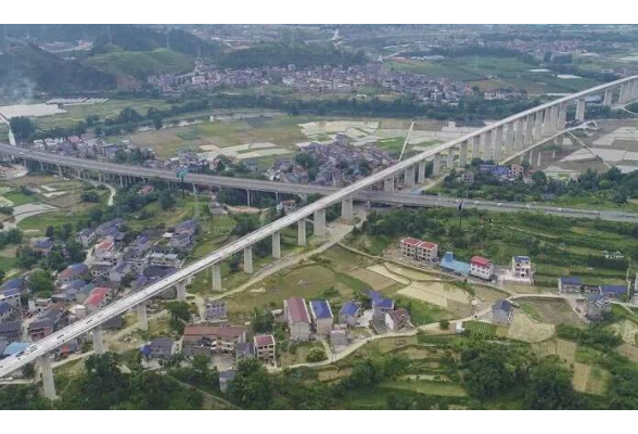 张吉怀铁路湘西段站房月底完工