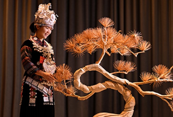 两会专访 | 代表李柏霖：陪山里娃写下1400多首诗的她 希望孩子拥有更大的世界