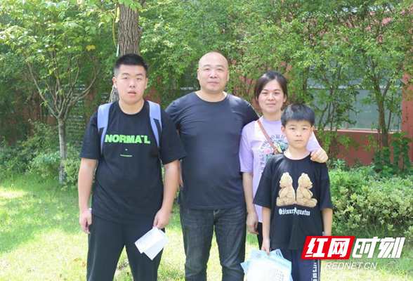 “姐妹花”“父与子”同校 长沙商贸旅游职院“亲友加校友”故事多