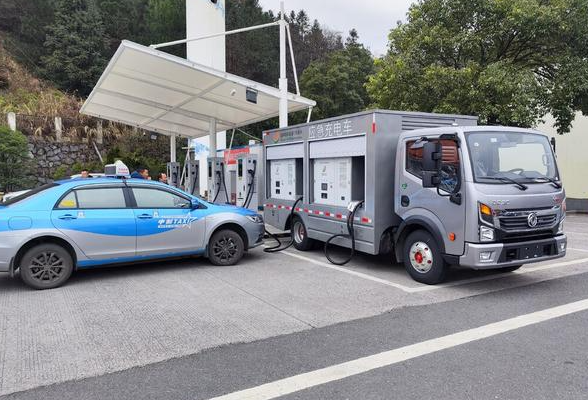 平均排队13分钟！春节假期湖南高速服务区日均充电车辆超1万台次