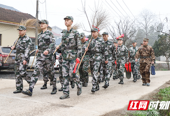 怀化市鹤城区人武部：让雷锋精神的光芒照亮预定新兵参军报国之路