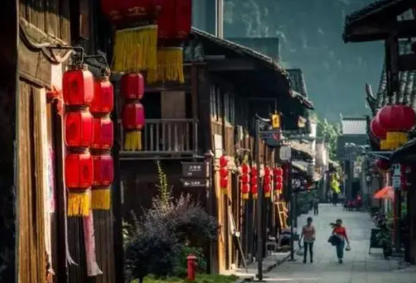 洪江市黔阳古城万人同乐“三月三”