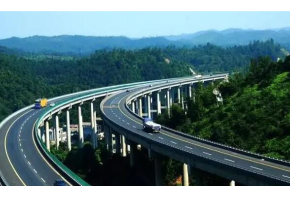 今年交通投资达千亿元 将建成通车4条、开工6条高速公路