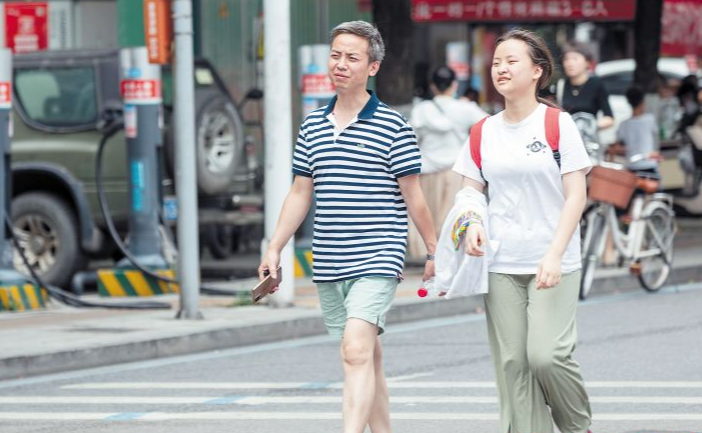 中考“遇见”父亲节，长沙20万学子提笔逐梦