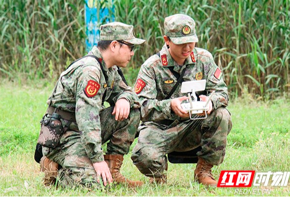 株洲军分区对荷塘区民兵新质力量分队进行点验与战备拉动