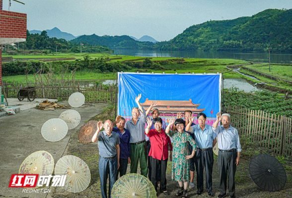 乡村公益照相馆④ | 湘潭县铜梁村：70余载，他们拿到了人生中第一张正式照片