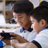 郑州：严格限制中小学校学生将手机带入学校