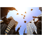 “就业超市”助学生按需“下单”