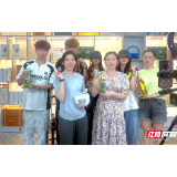 合拍的00后·三下乡｜直播带货山茶油，00后大学生助农玩转新媒体
