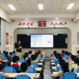 彩色乌鸦“飞”进附小课堂！湖南一师志愿者解锁“读写绘”趣味课堂