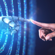 智塑未来：重构人工智能与高等教育范式