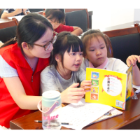 书香润童心 红色诵华章——赴湘潭市花园社区暑假社会实践团开展红色阅读讲堂