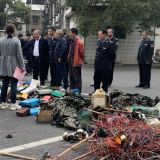 “亮剑”非法捕捞 湘乡市集中销毁一批禁用渔具