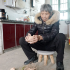 湘潭市县道德模范黄桂英：照顾瘫痪在床丈夫40余年，用行动证明什么是爱情