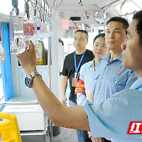 视频｜湘潭：“小课堂”搬进大公交  党史学习教育随车行