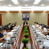 张迎春主持召开湘潭市委全面依法治市委员会第三次会议(图)