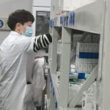 群众健康有“医”靠 湘乡药品耗材带量采购为群众就医“减负”